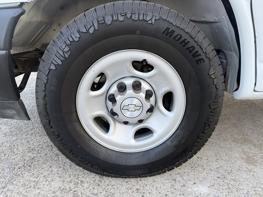 2018 Chevrolet Express Image 15