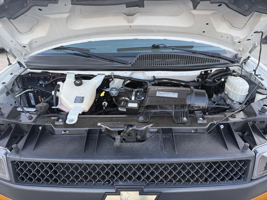 2018 Chevrolet Express Image 16