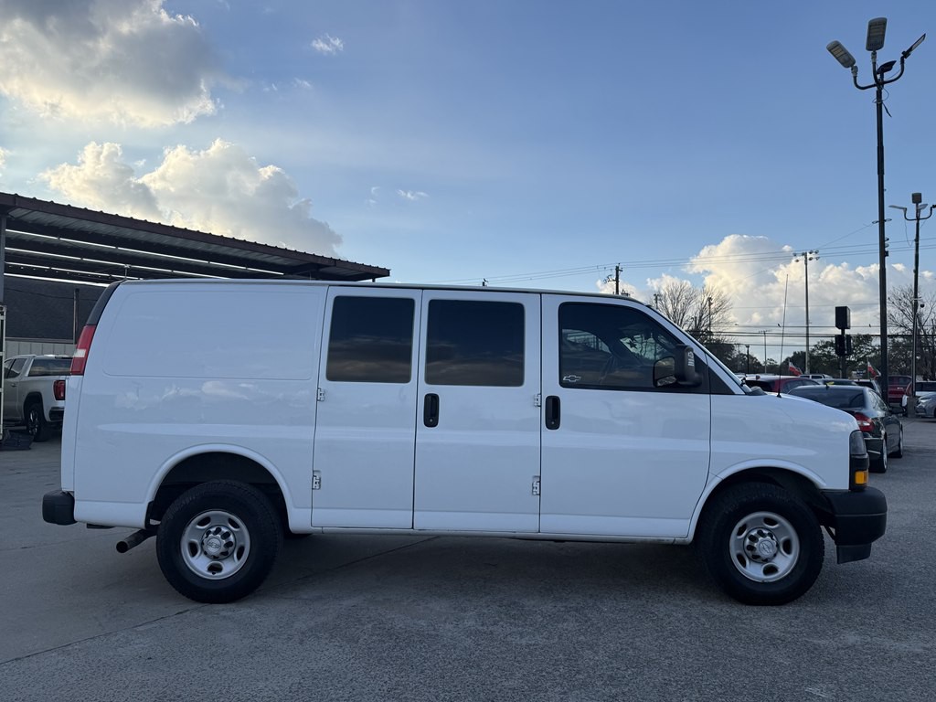 2018 Chevrolet Express Image 5