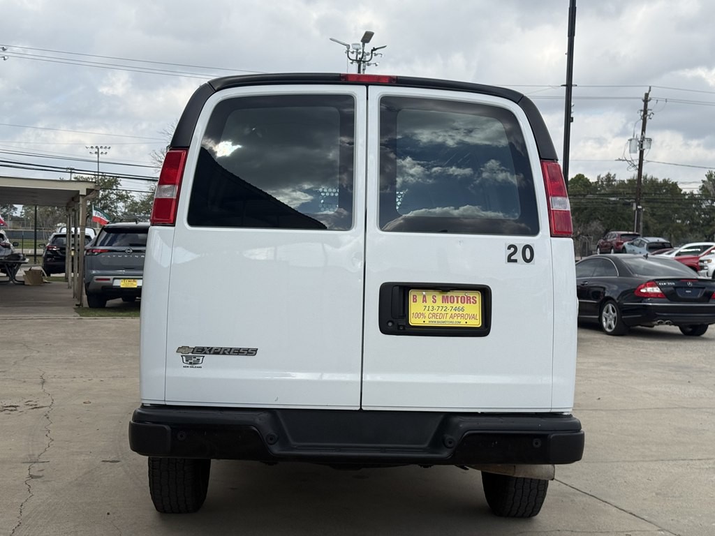 2022 Chevrolet Express Image 2