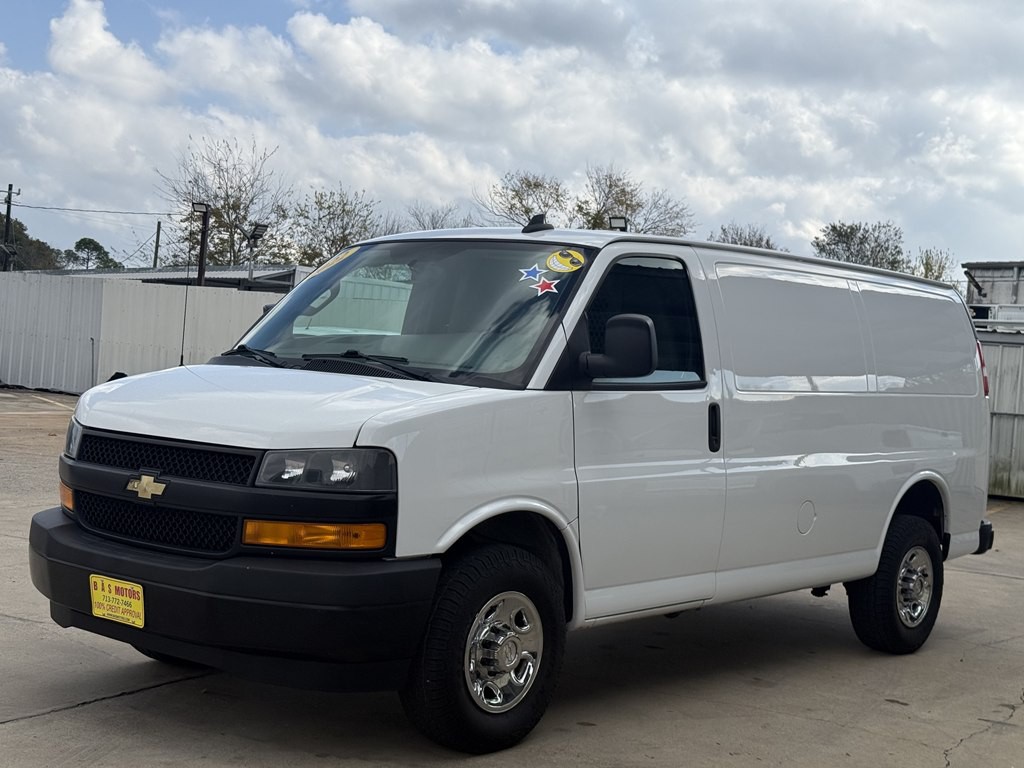 2022 Chevrolet Express Image 5