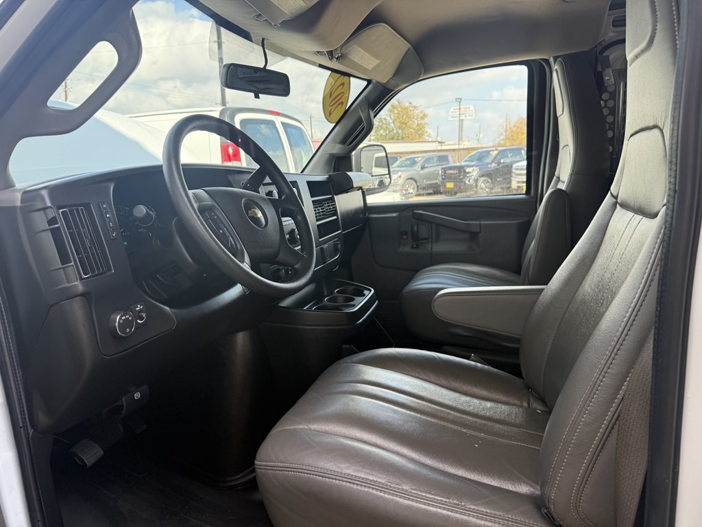 2022 Chevrolet Express Image 7
