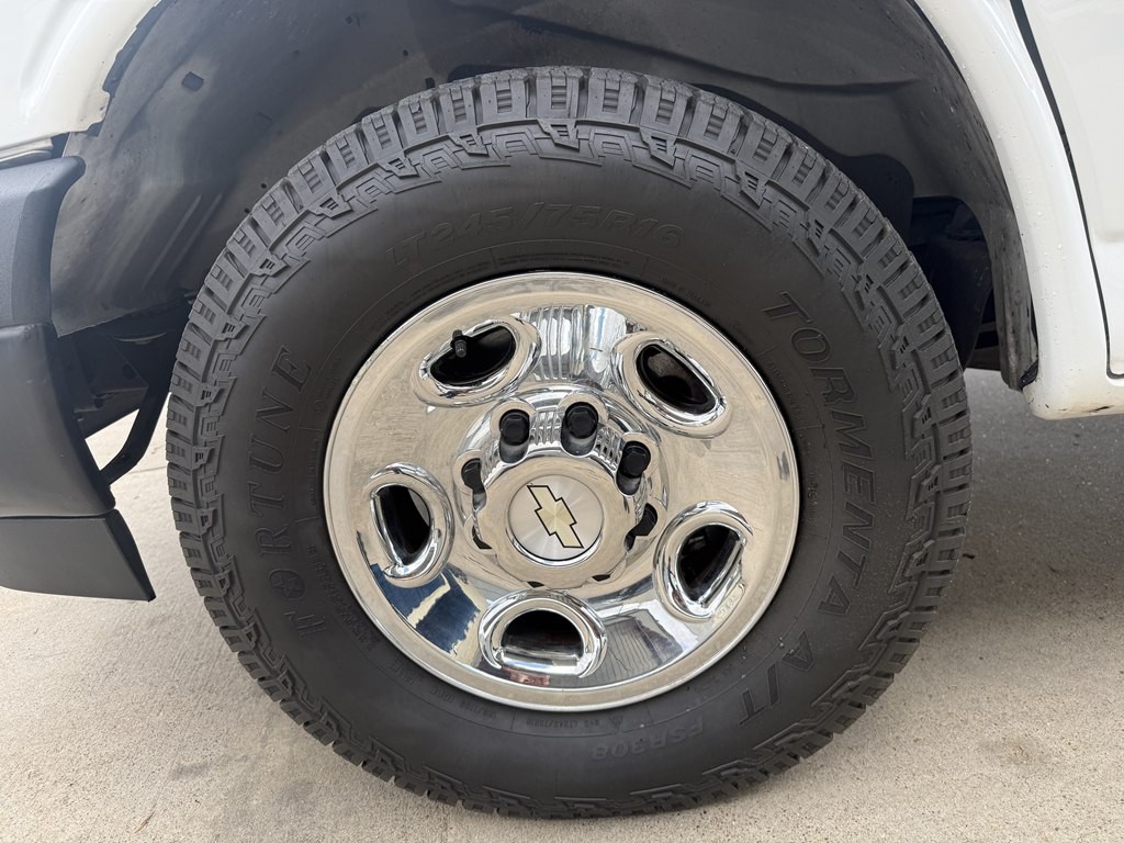 2022 Chevrolet Express Image 13