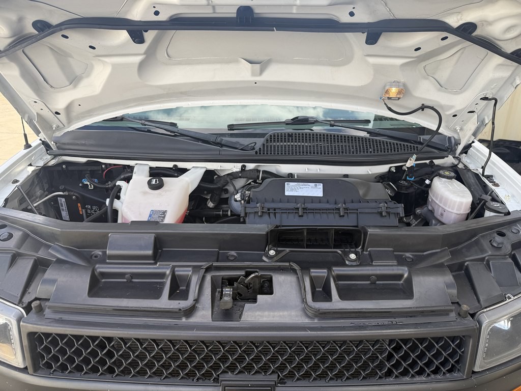 2022 Chevrolet Express Image 14