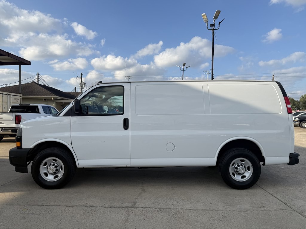 2021 Chevrolet Express Image 3