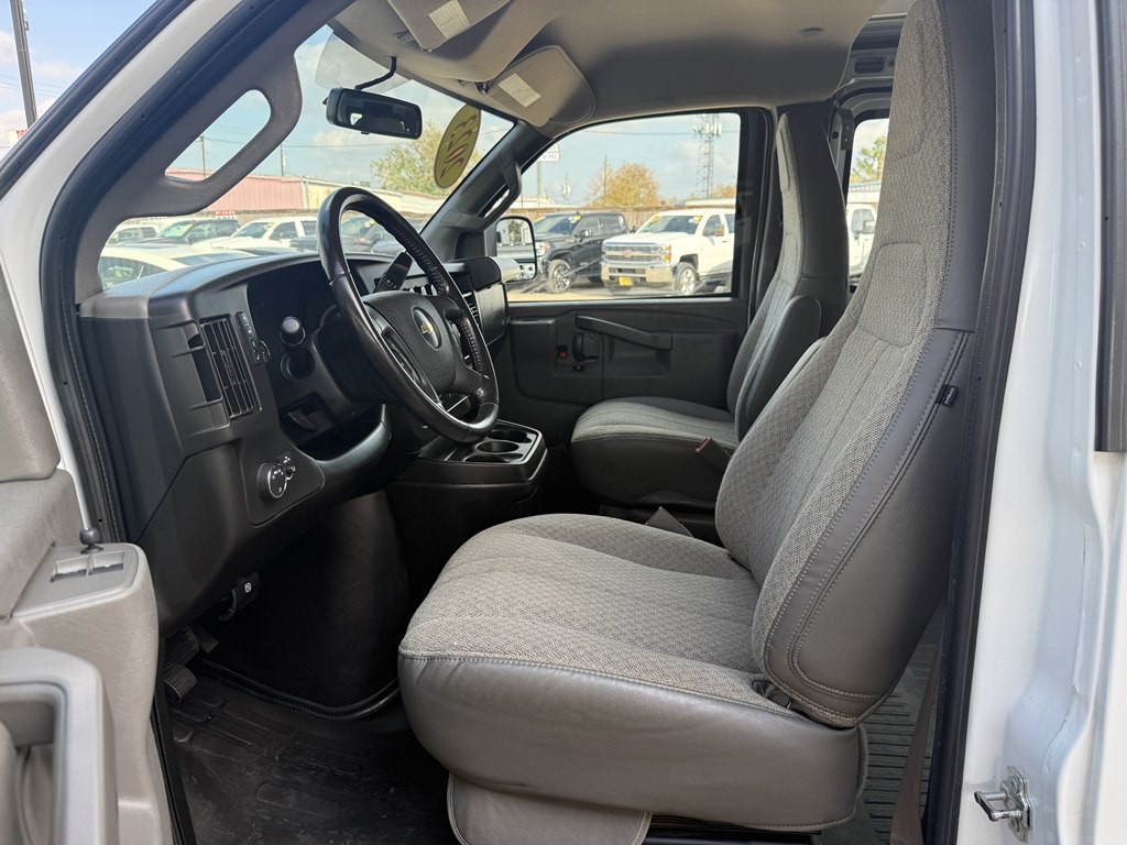 2023 Chevrolet Express Image 5