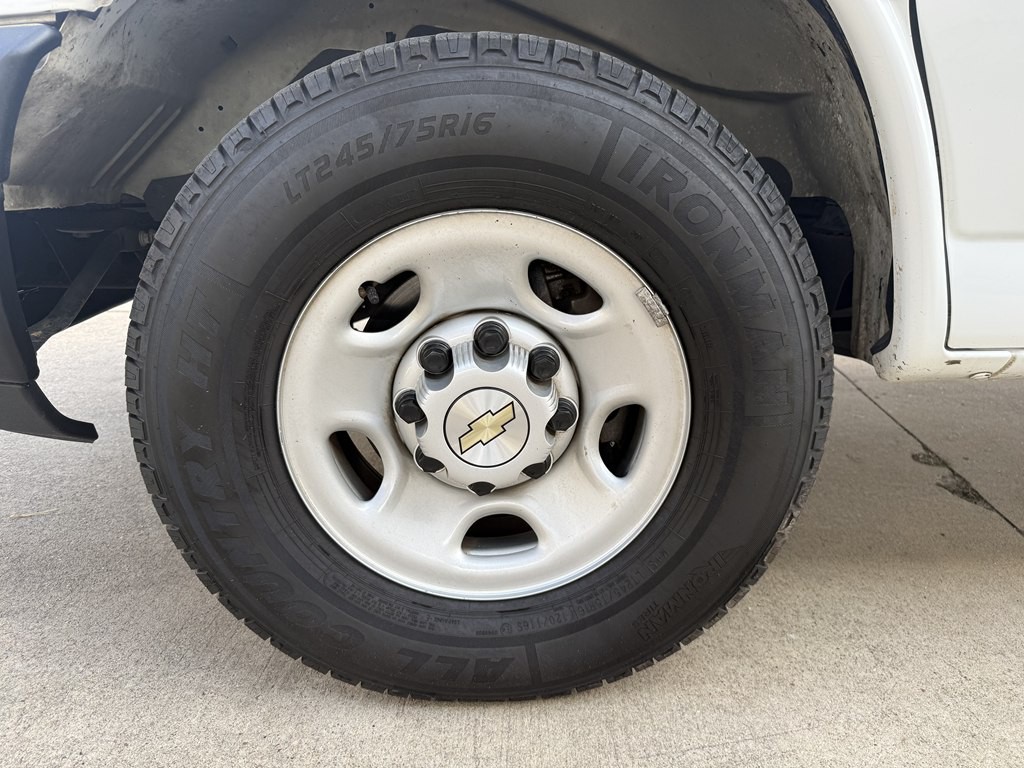 2023 Chevrolet Express Image 12