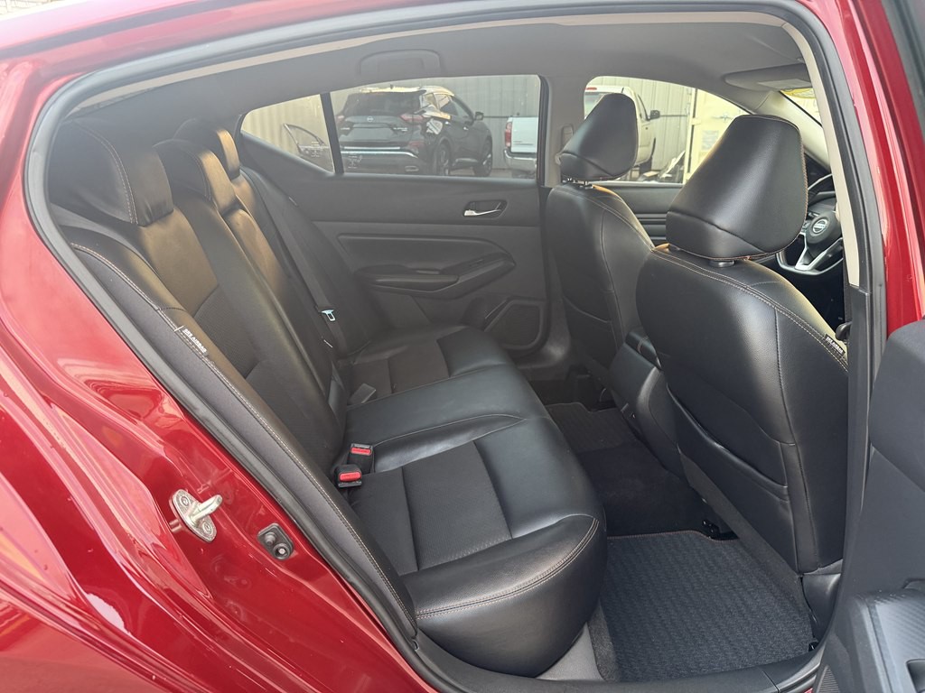 2020 Nissan Altima Image 10