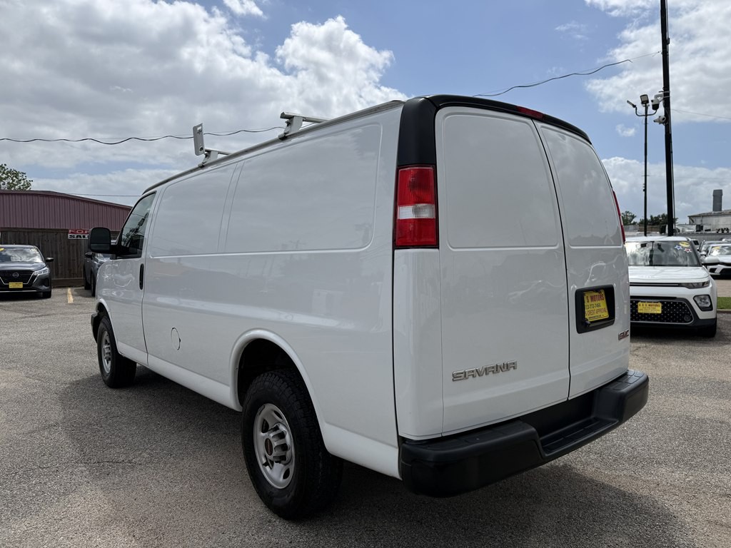 2023 GMC Savana Image 7