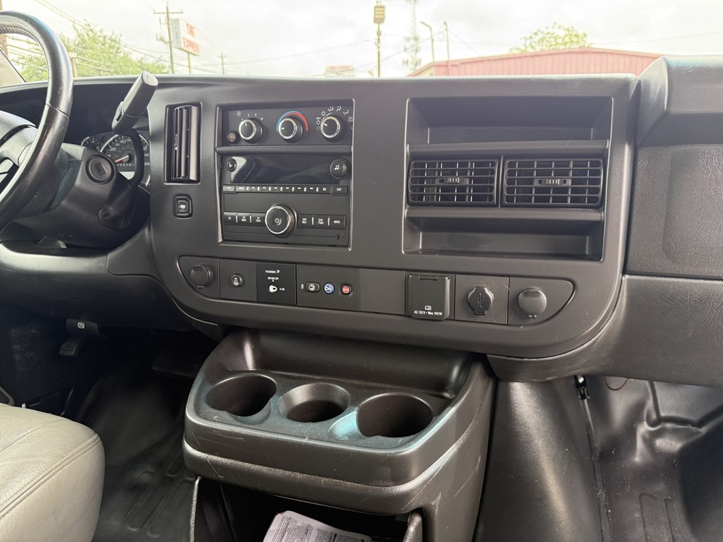 2023 GMC Savana Image 13