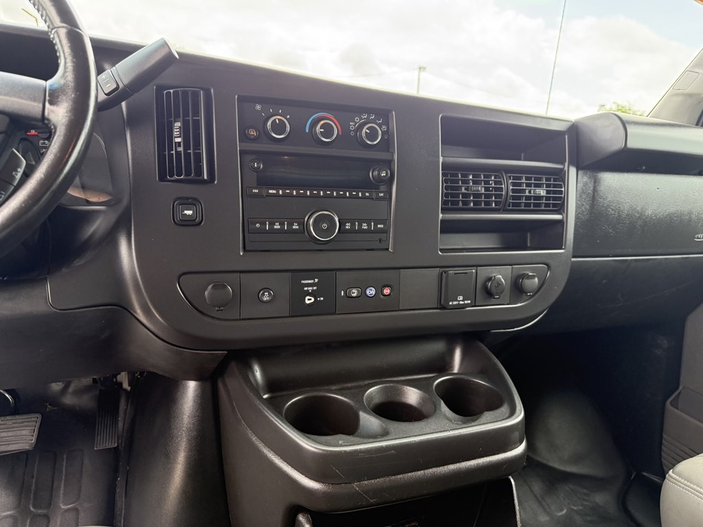2023 GMC Savana Image 14