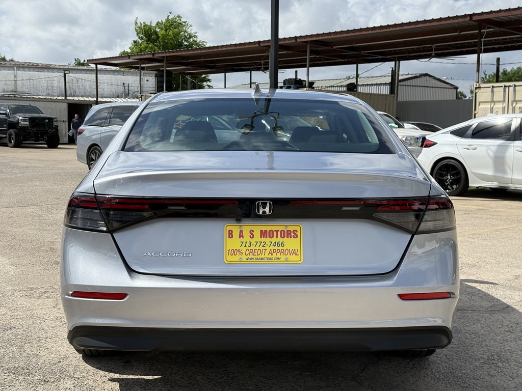 2025 Honda Accord Image 2
