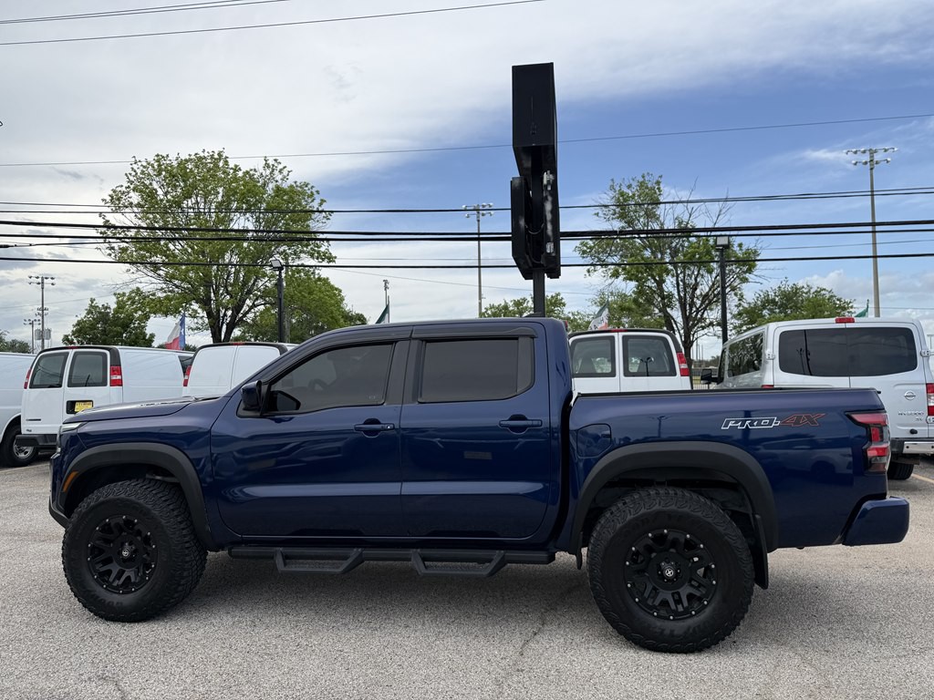 2023 Nissan Frontier Image 3