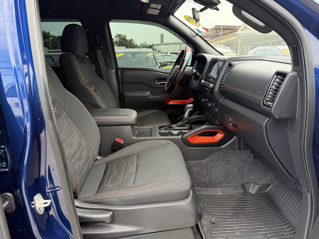 2023 Nissan Frontier Image 8