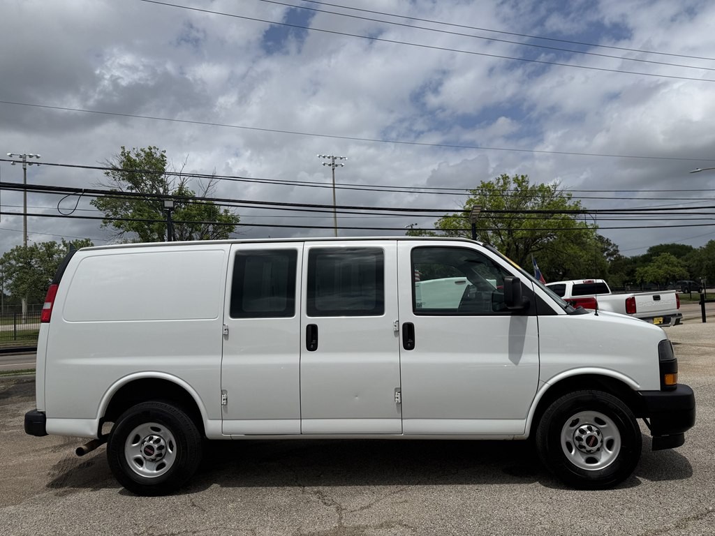 2019 GMC Savana Image 4