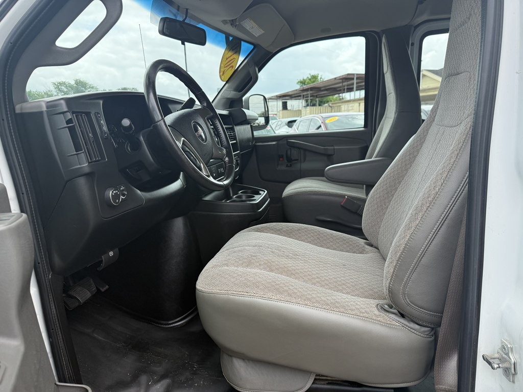 2019 GMC Savana Image 9