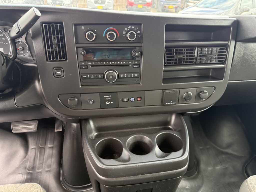 2019 GMC Savana Image 14