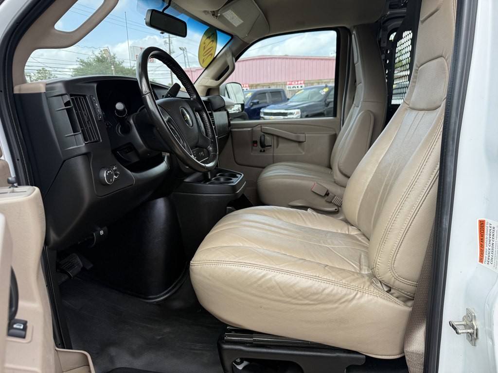 2023 Chevrolet Express Image 9