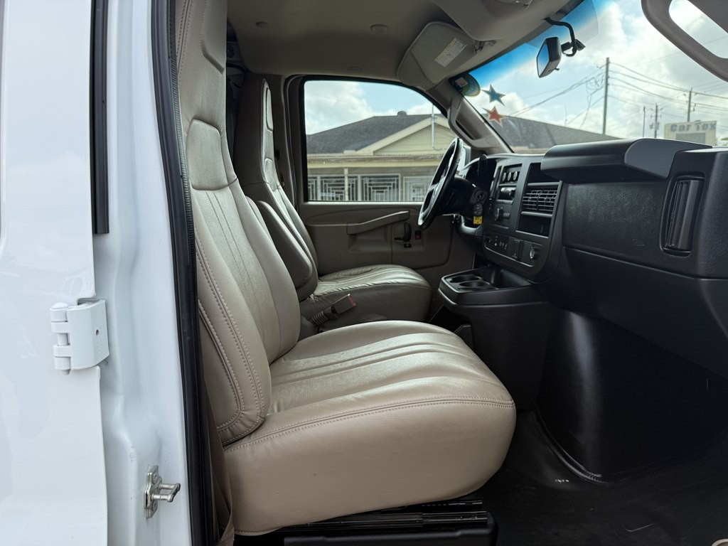 2023 Chevrolet Express Image 10