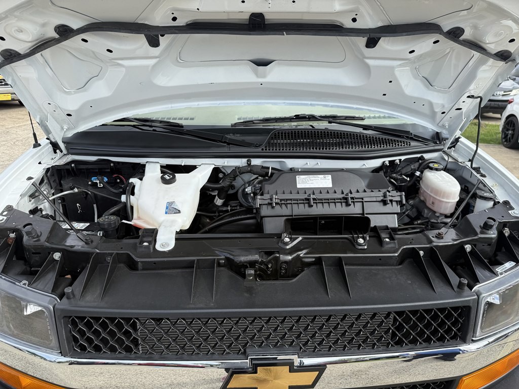 2023 Chevrolet Express Image 18