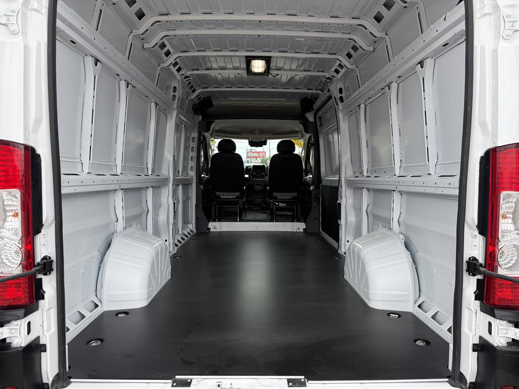 2025 RAM Promaster Image 3