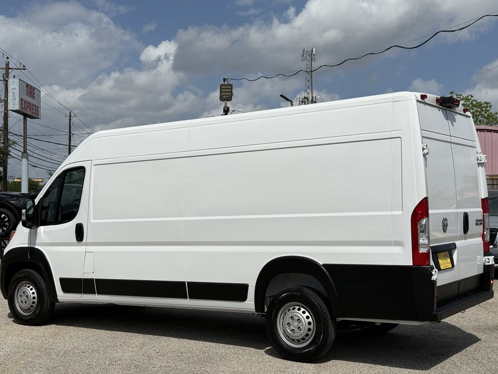 2025 RAM Promaster Image 9