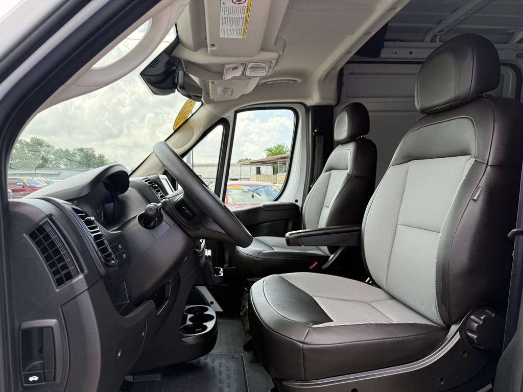 2025 RAM Promaster Image 11
