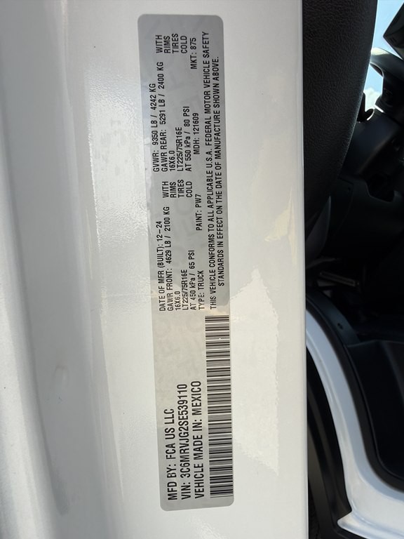2025 RAM Promaster Image 24