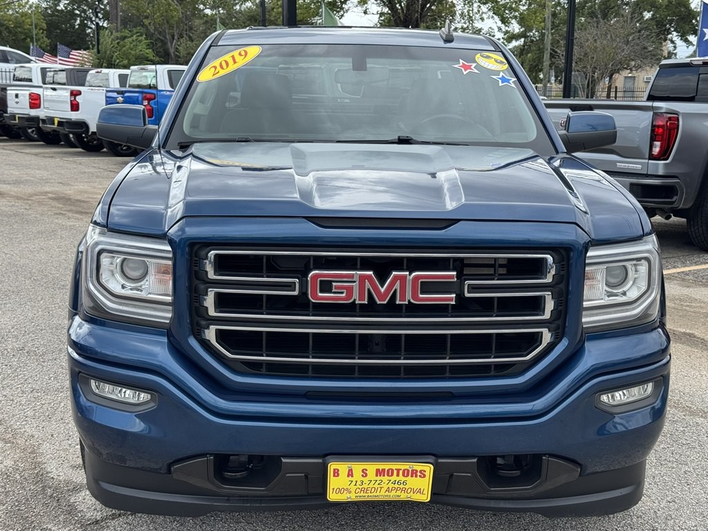 2019 GMC Sierra Image 2