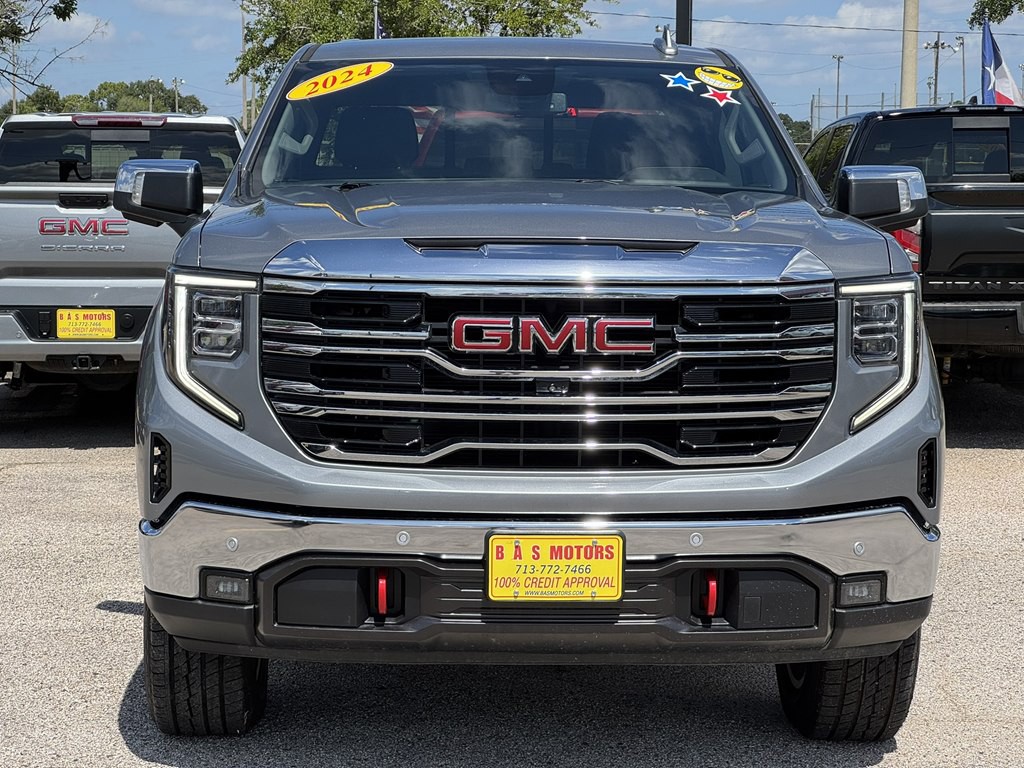 2024 GMC Sierra Image 2