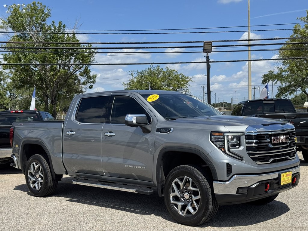 2024 GMC Sierra Image 3