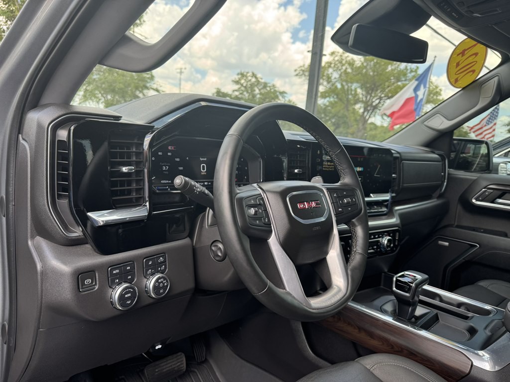 2024 GMC Sierra Image 11