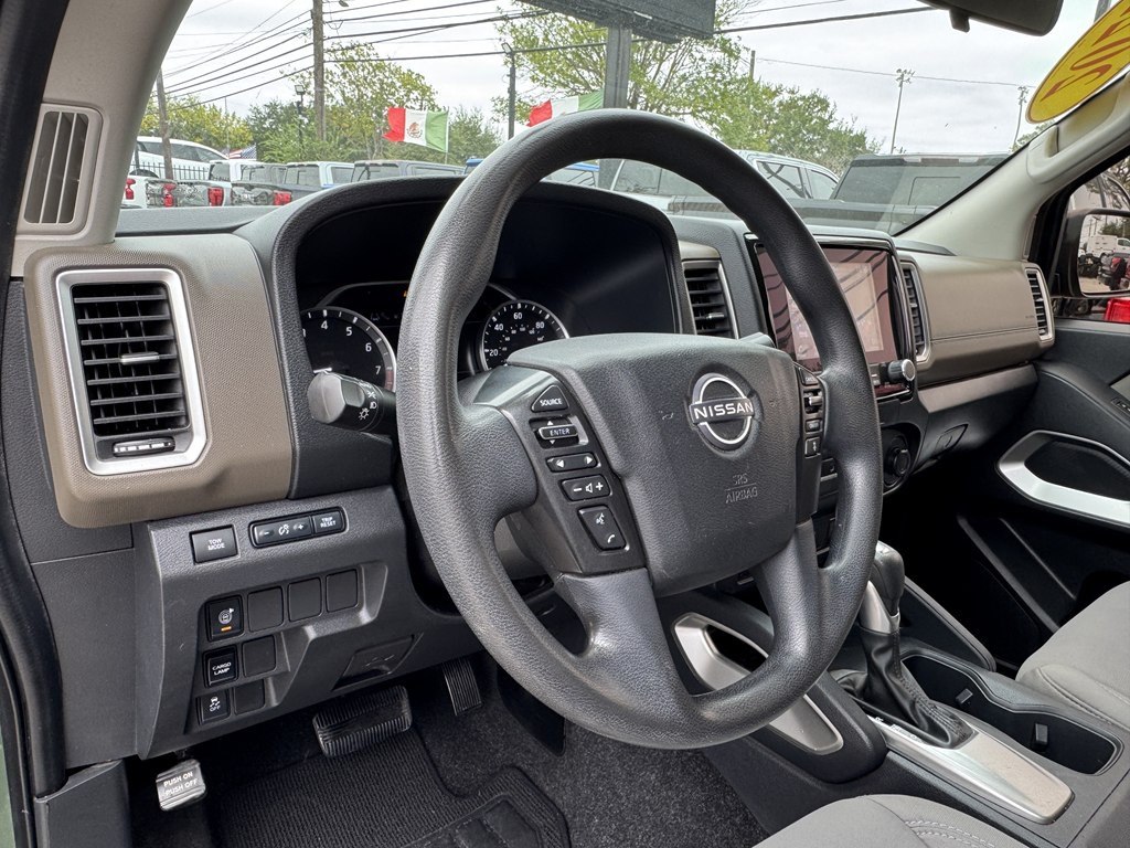 2022 Nissan Frontier Image 9
