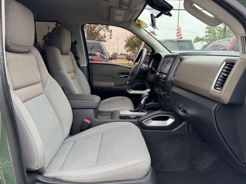 2022 Nissan Frontier Image 18