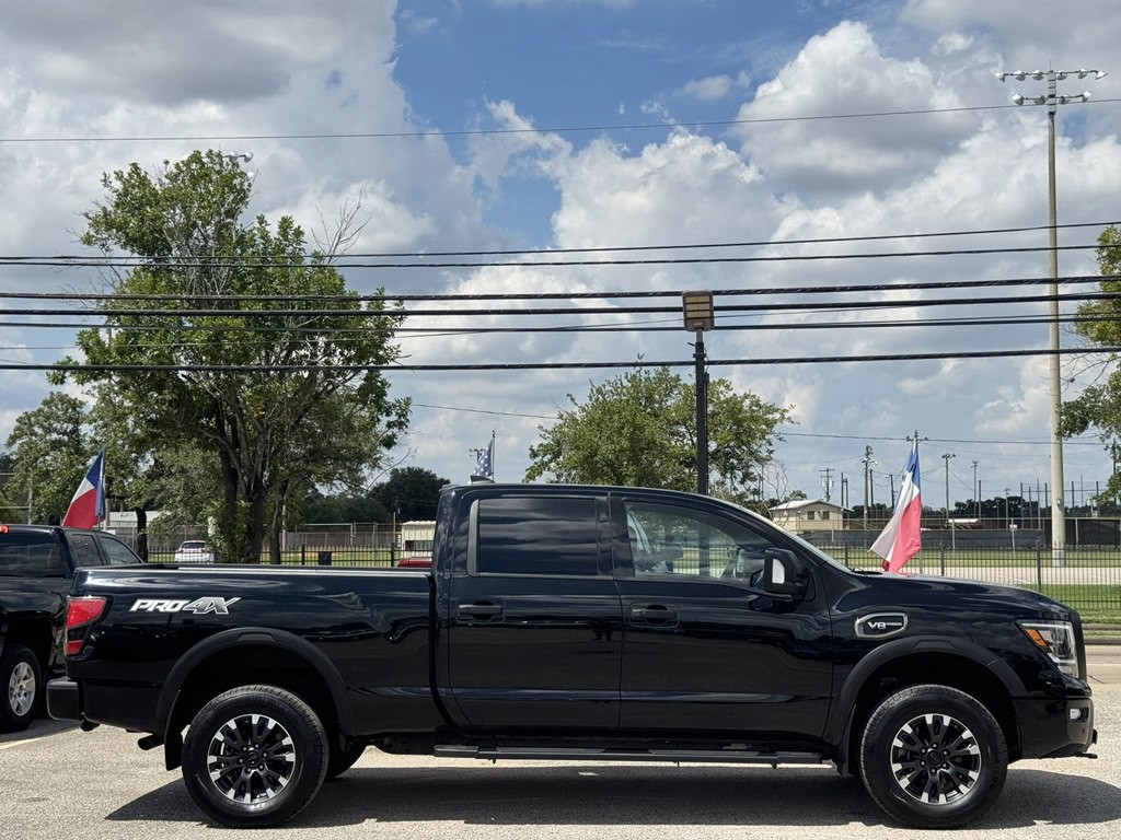 2023 Nissan Titan Image 4