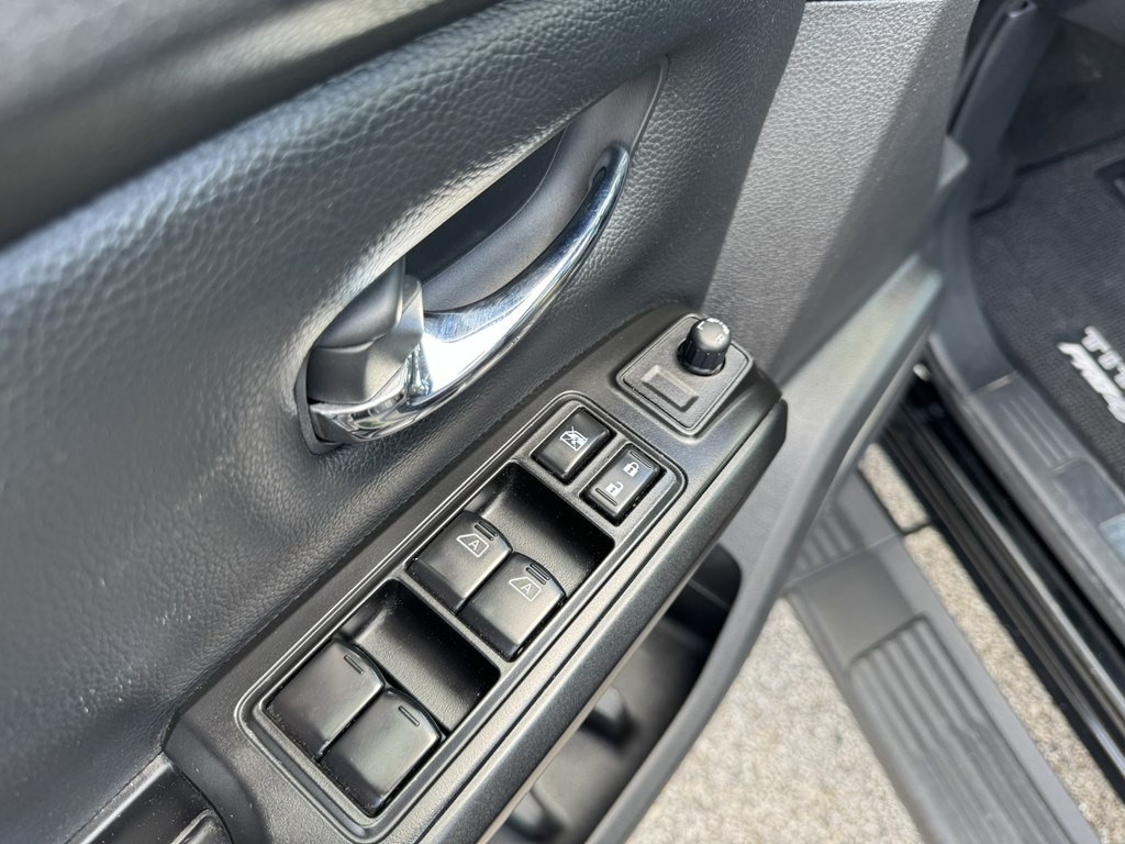 2023 Nissan Titan Image 7