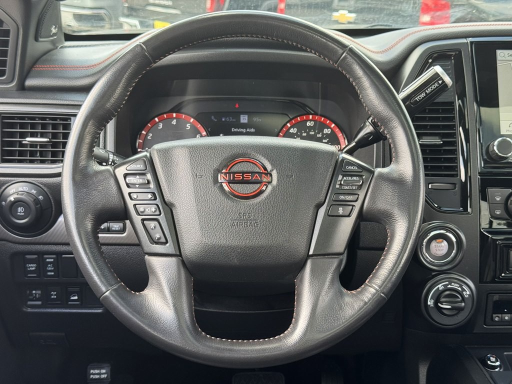 2023 Nissan Titan Image 13