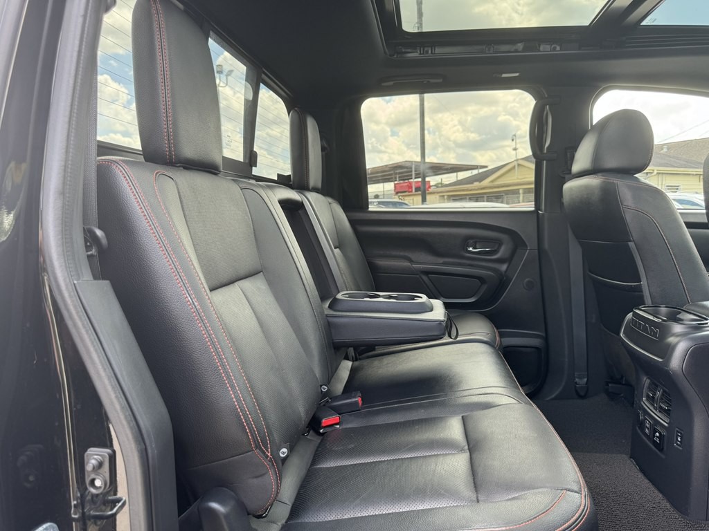 2023 Nissan Titan Image 24