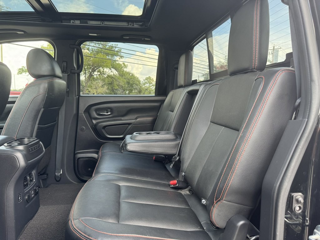 2023 Nissan Titan Image 25