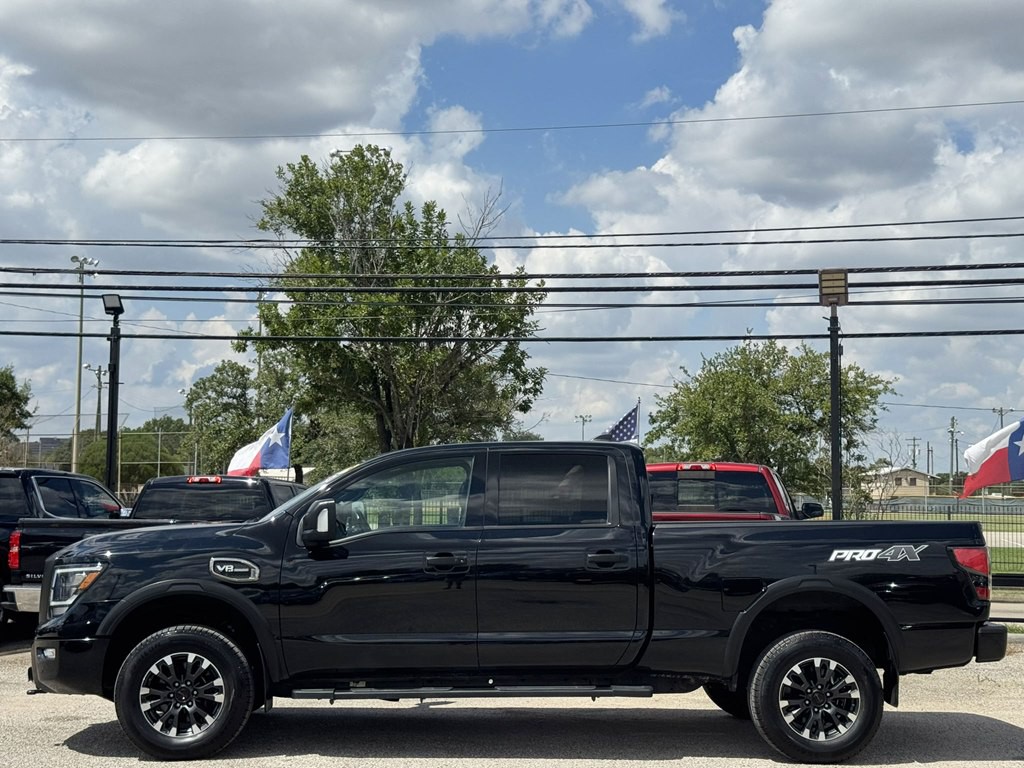 2023 Nissan Titan Image 28