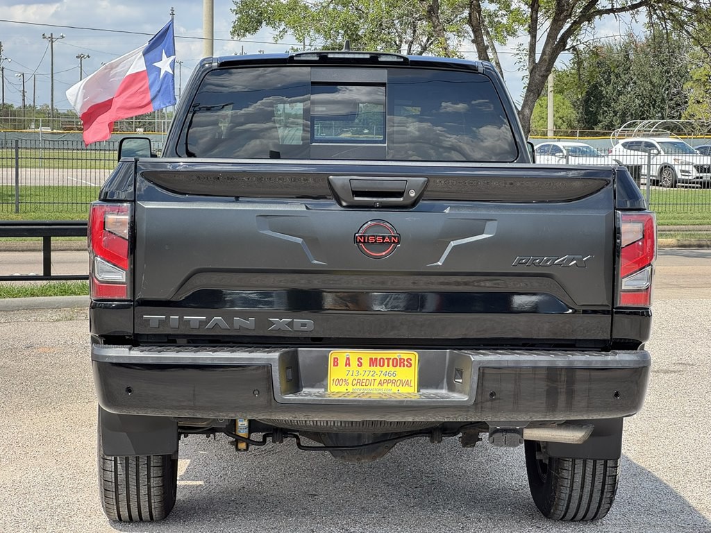 2023 Nissan Titan Image 30