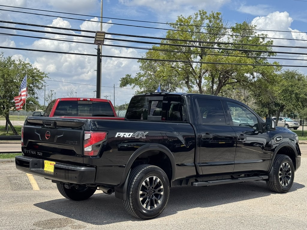 2023 Nissan Titan Image 32