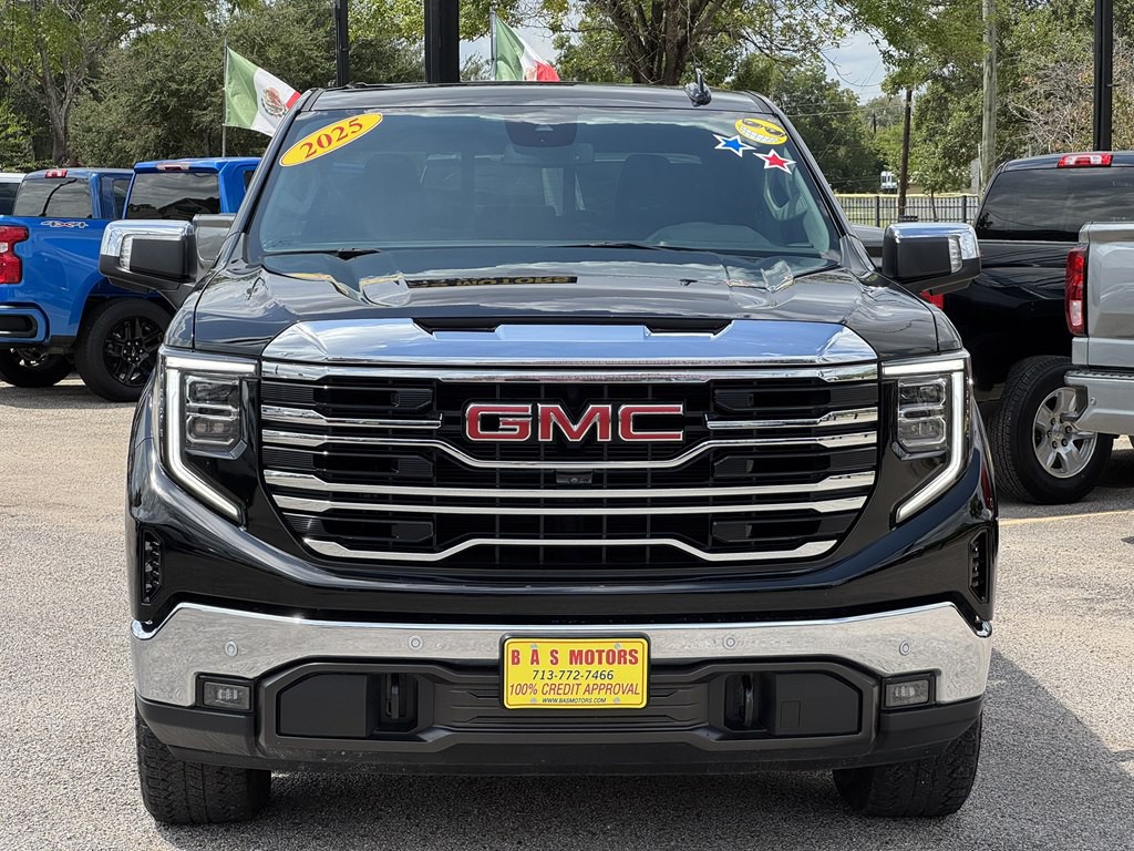 2025 GMC Sierra Image 2