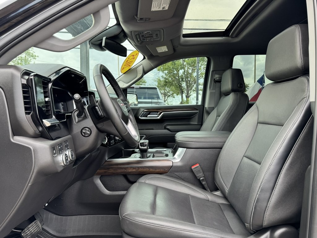 2025 GMC Sierra Image 9