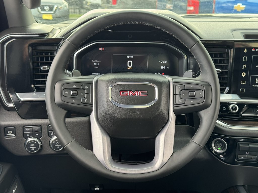 2025 GMC Sierra Image 12
