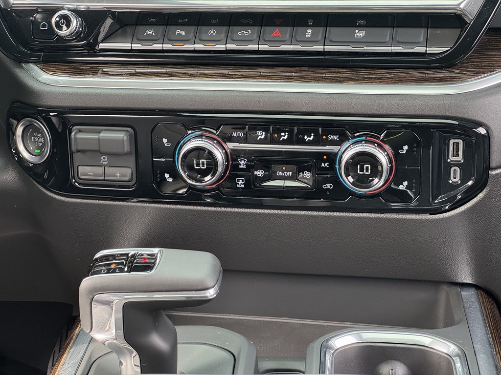 2025 GMC Sierra Image 18