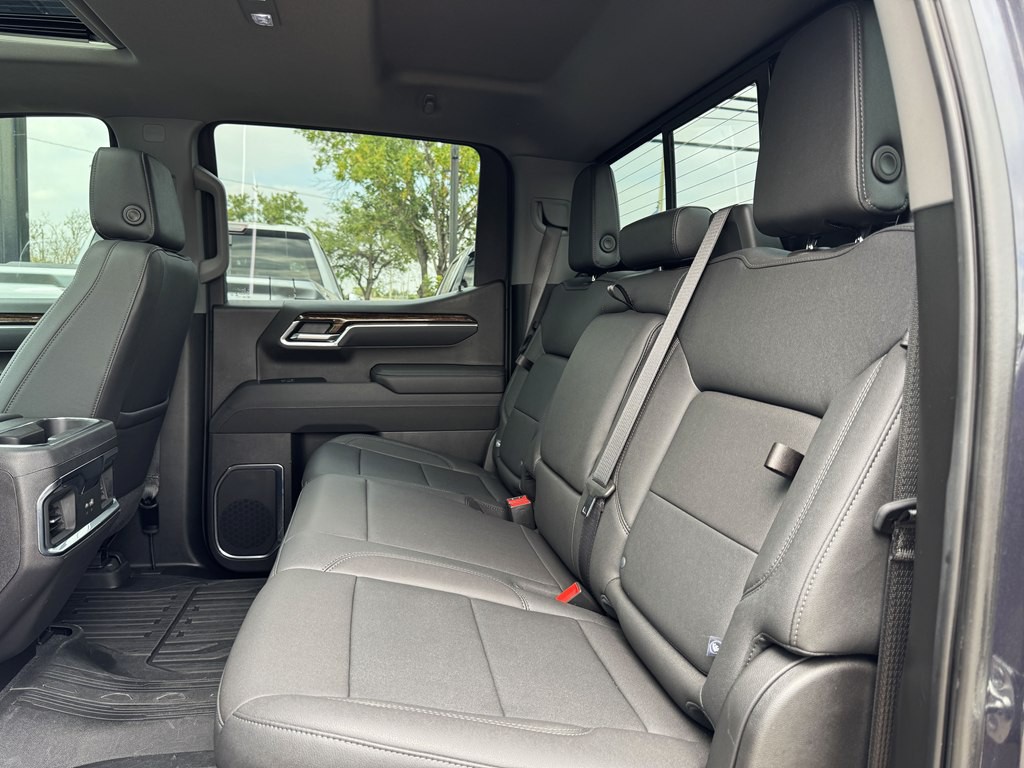 2025 GMC Sierra Image 25
