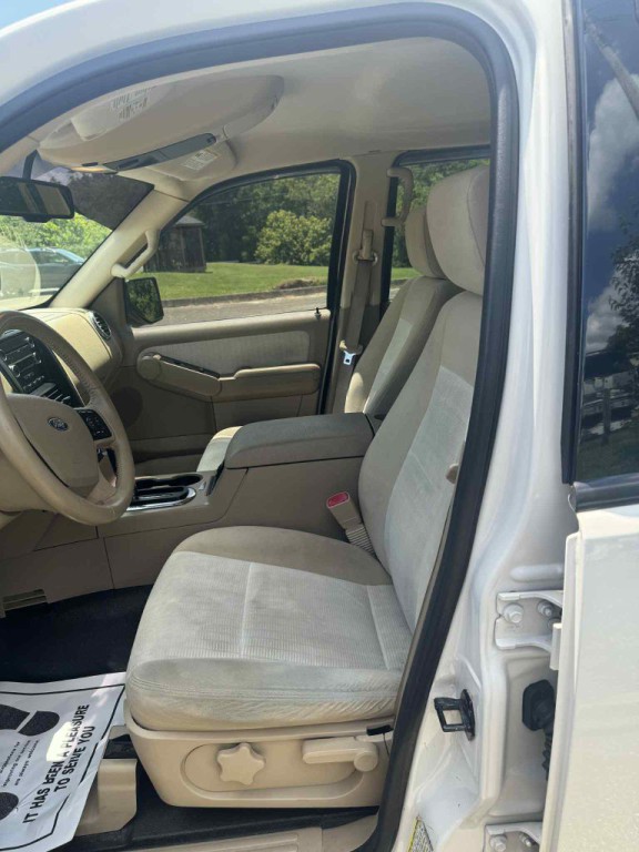 2008 Ford Explorer Image 8