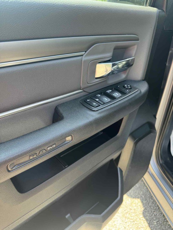 2021 RAM 1500 Image 8