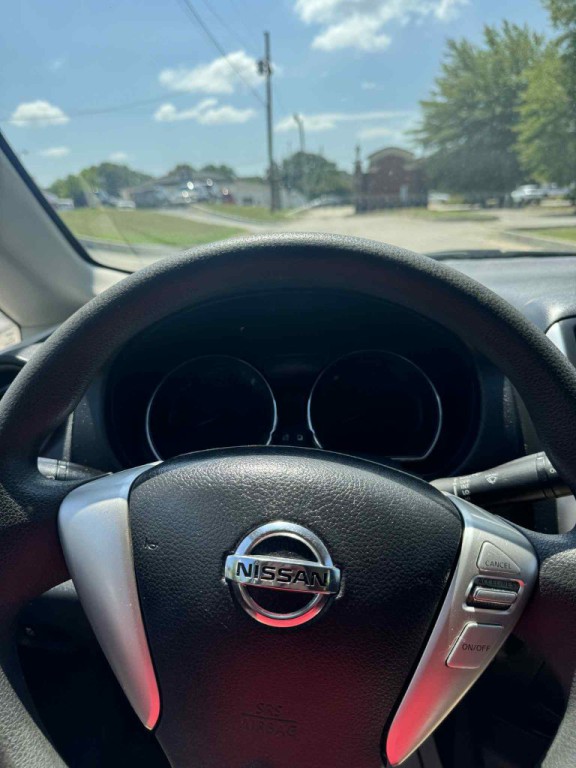 2014 Nissan Versa Image 9